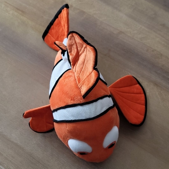 Authentic Disney Store Original Nemo Plush - Picture 3 of 15